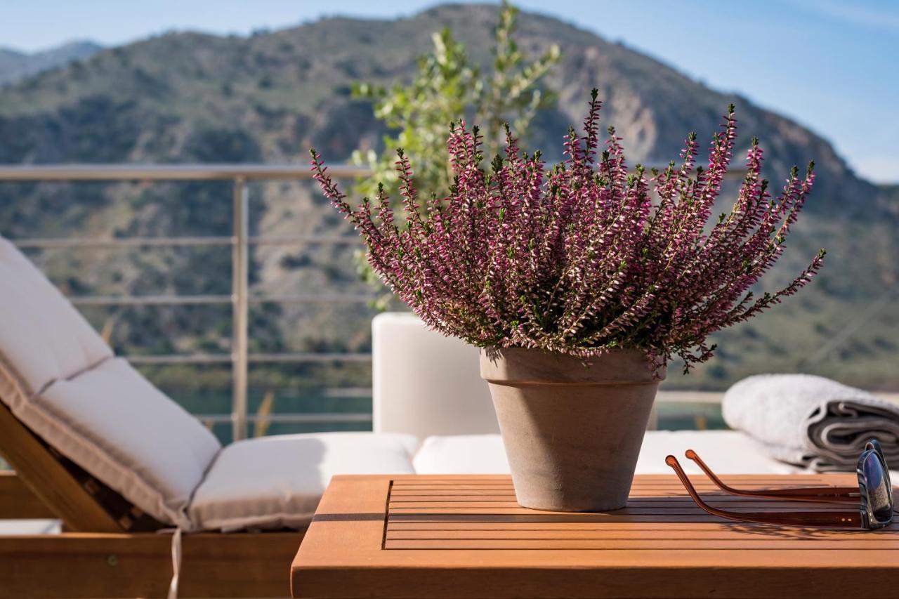 Bluefairy Villas Kavallos  ภายนอก รูปภาพ